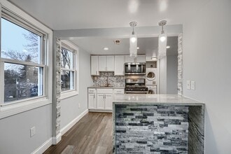 Building Photo - 4012 Fernhill Ave