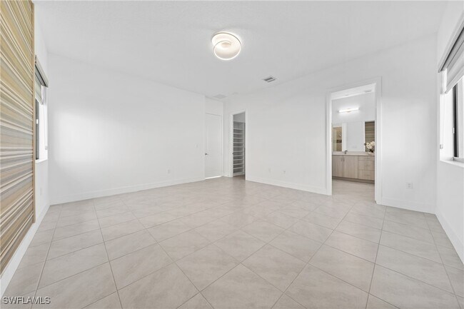 Building Photo - 4947 Brigata Wy