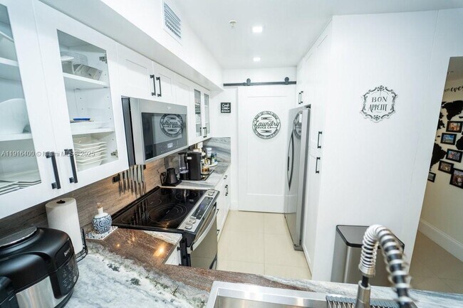 Building Photo - 2061 Renaissance Blvd