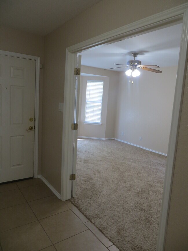 Building Photo - 6611 Clovis Ct