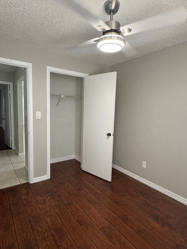 Building Photo - Freshly Updated Home for Lease – Move-In R...