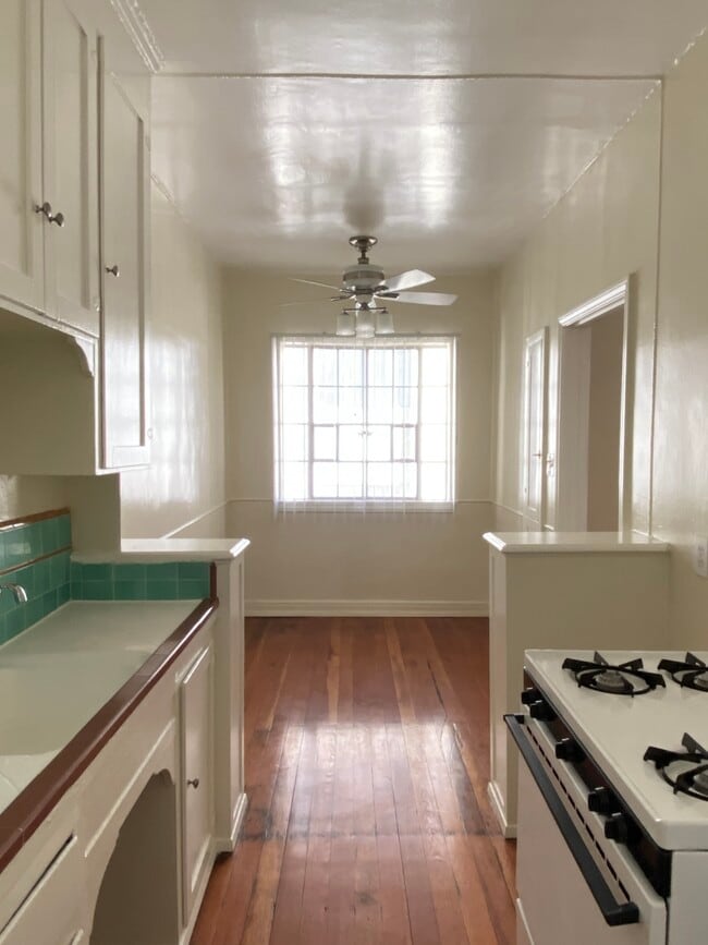 Building Photo - Wilshire Villas North