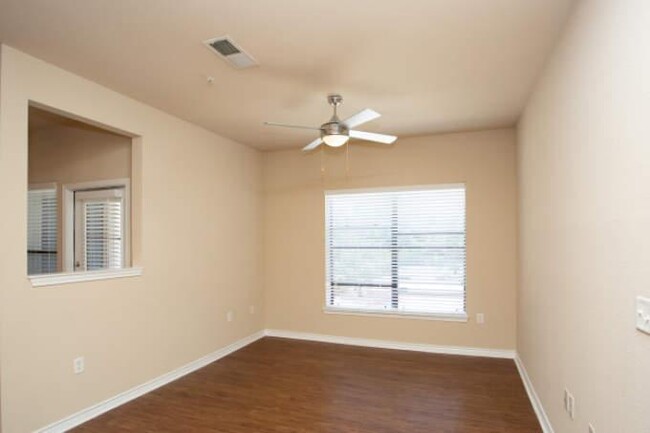 Building Photo - 2 bedroom in Bee Cave TX 78738