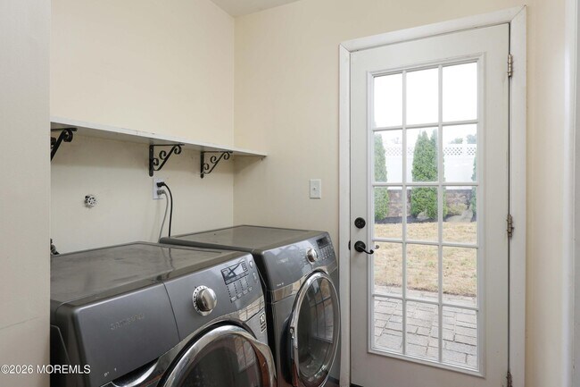 Building Photo - 17 Wisteria Pl