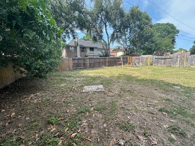 Building Photo - 15818 Oak Mountain Dr