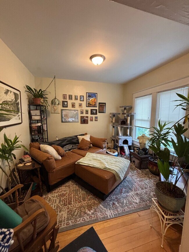 Building Photo - 2939-39B N Pierce St