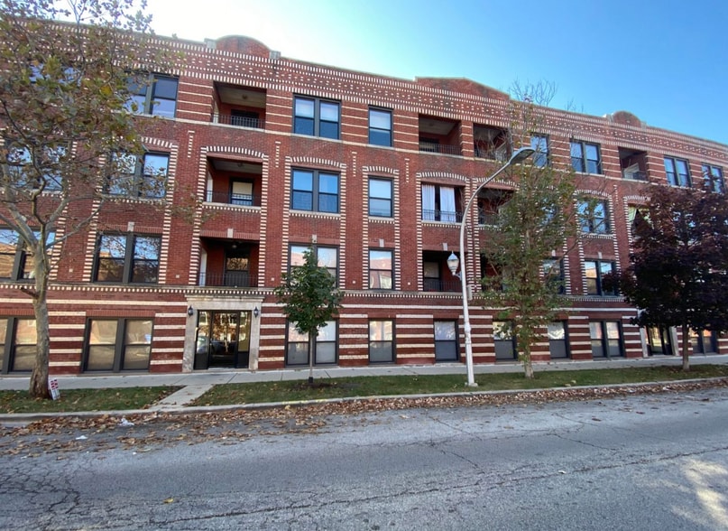 Building Photo - 3925 W Altgeld St