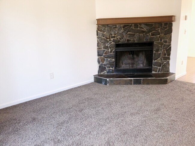 Building Photo - 1103 Broaddus St