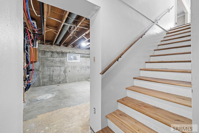 Building Photo - Single Family Home For Rent