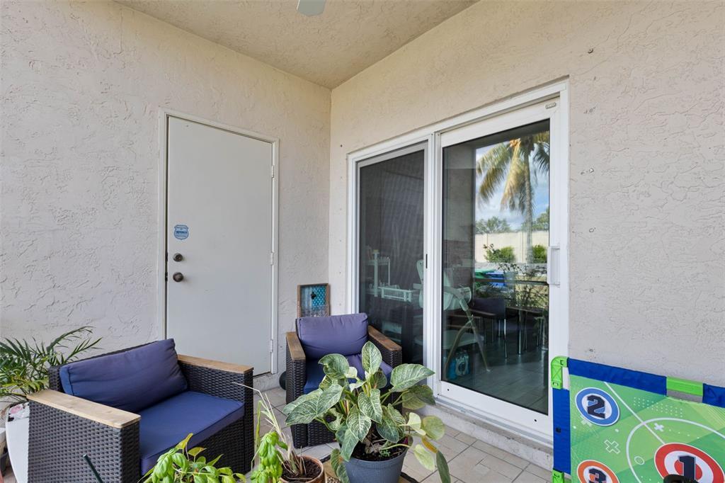 Building Photo - 9925 NW 57th Mnr