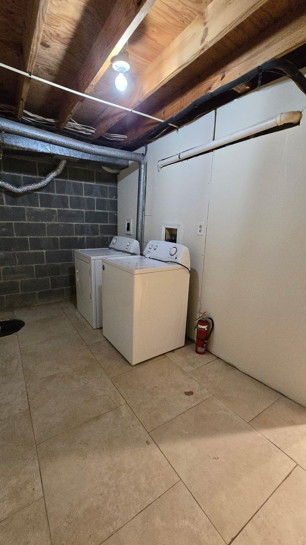 Building Photo - Spacious 2-Bedroom Townhome – Newly Renovated & Move-In Ready! ** VOUCHER HOLDERS ONLY**