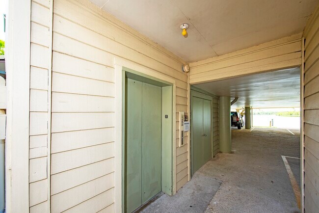 Building Photo - 18809 Egret Bay Blvd