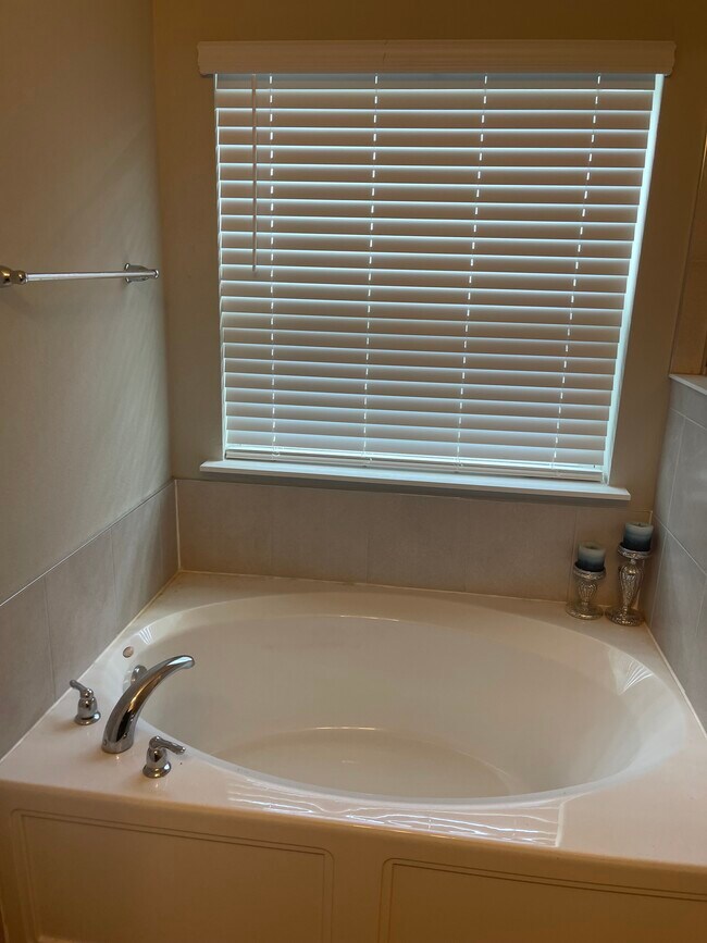 Building Photo - 4657 Greenbrook Ct