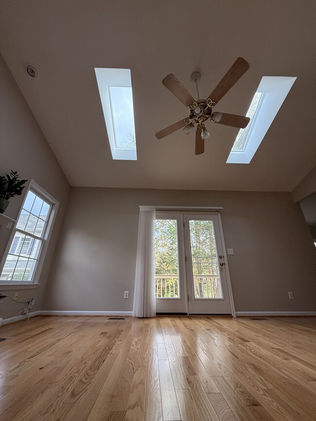 living area with skylights - 110 Sudbury Ln