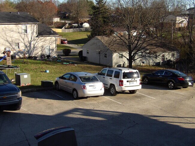 Building Photo - 65 Ashwood Ct