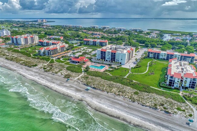 Building Photo - 1945 Gulf of Mexico Dr