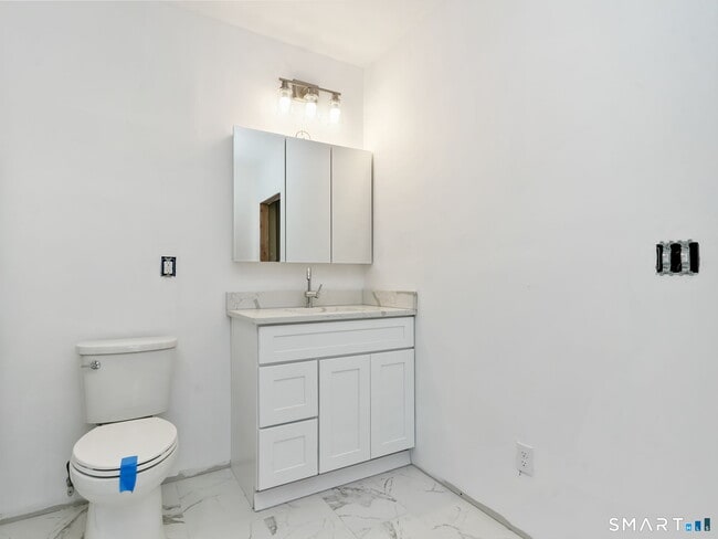 Building Photo - 1911 Summer St