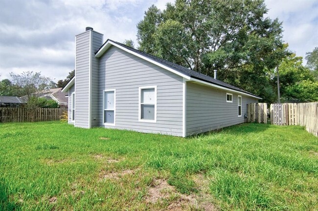 Building Photo - 1017 NW 87th Way