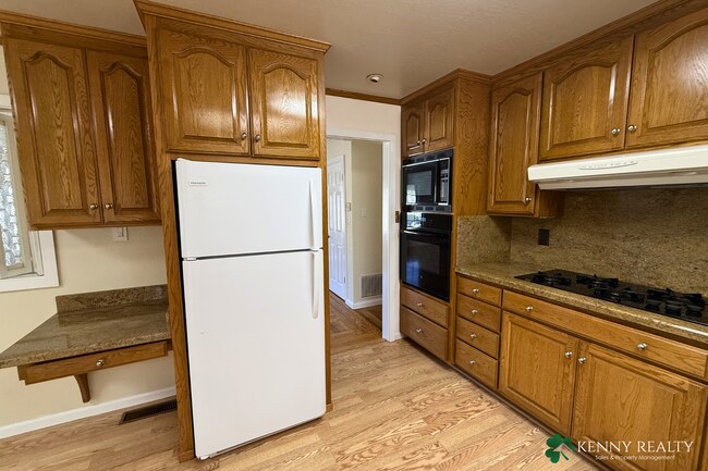 Building Photo - Beautifully Remodeled 4-Bedroom Home with Bonus Family Room & Large Private Yard in South San Fra...