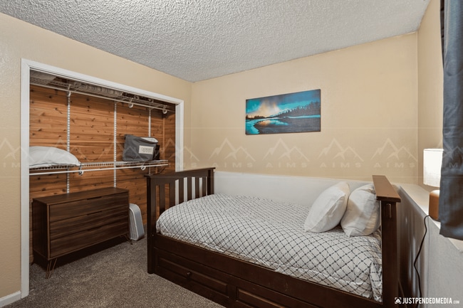 Building Photo - 12739-12739 Tanada Loop