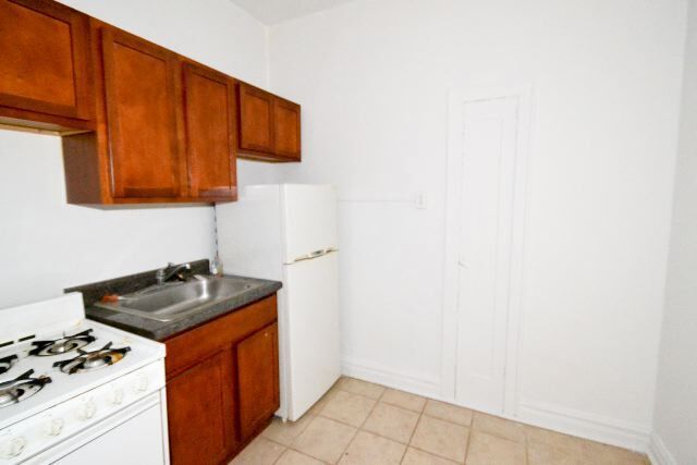 Building Photo - 4842 N Damen Ave