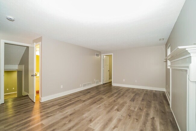Building Photo - 4581 Dungannon Dr