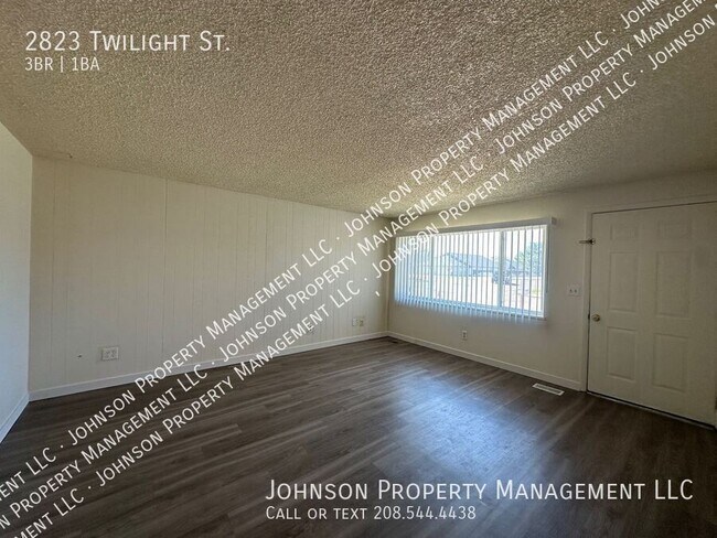Building Photo - 2823 Twilight St
