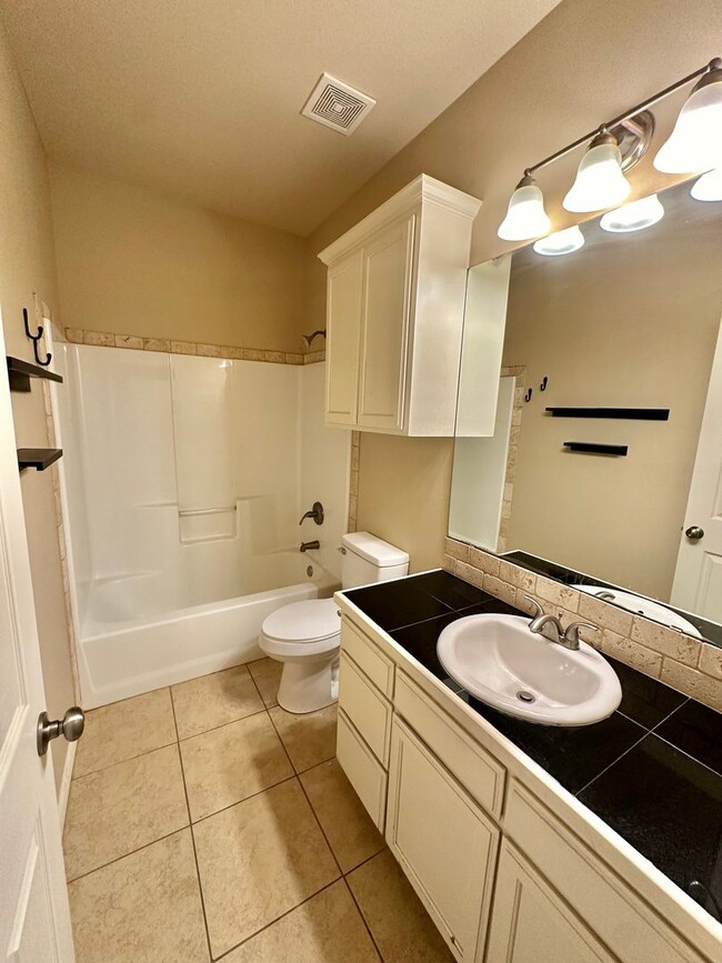 Building Photo - Now Available - Charming 3 Bedroom Patio Home