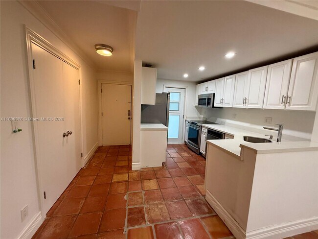 Building Photo - 240 Galen Dr