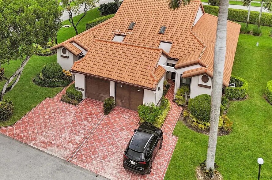 Building Photo - 6539 Royal Manor Cir