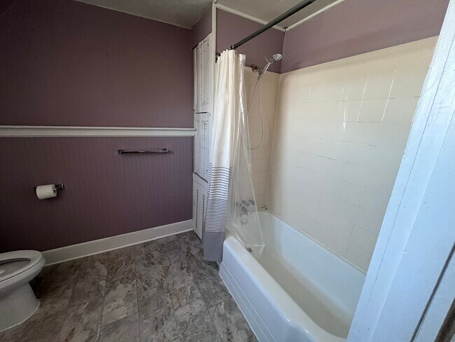 Building Photo - Sunbury Building