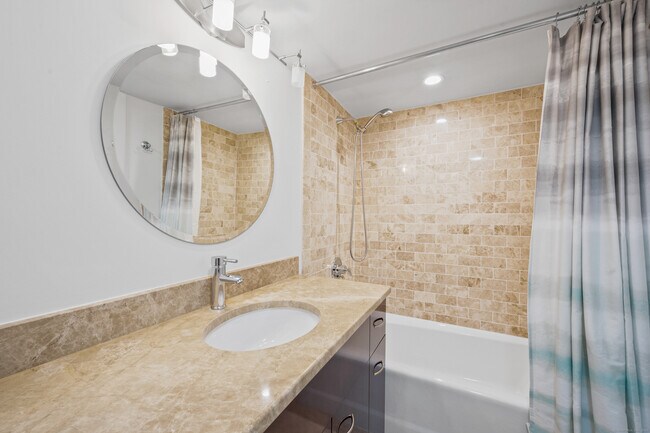 Building Photo - 25 Forest St