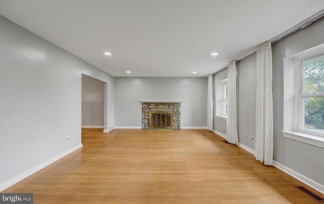 Building Photo - 11 Providence Rd