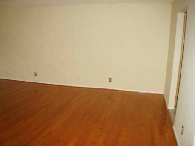 Building Photo - 7640 Tremayne Pl