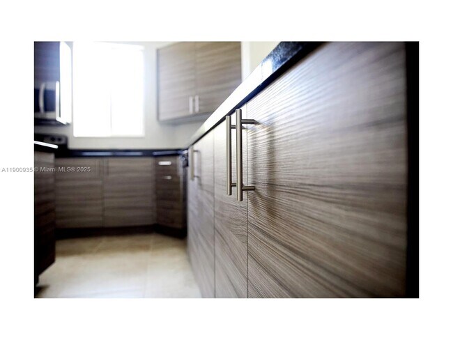 Building Photo - 2714 SW 81st Terrace