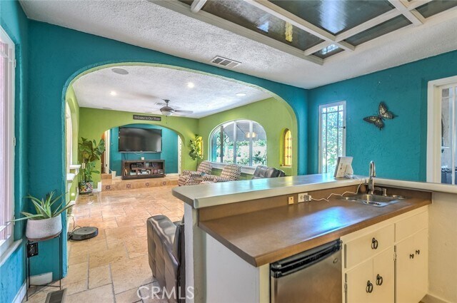 Building Photo - 971 N Citrus Dr