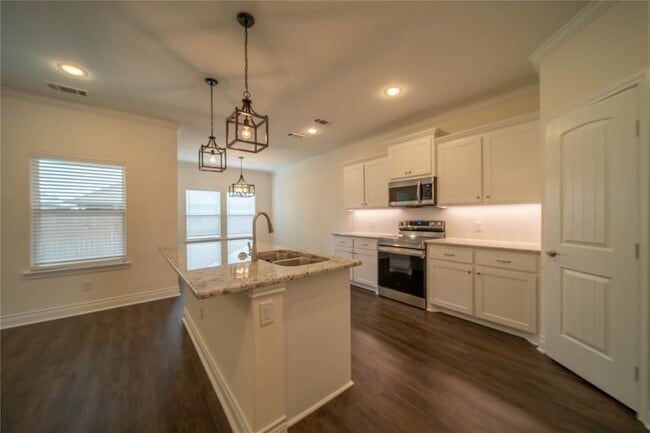 Building Photo - 8503 Christie Ln