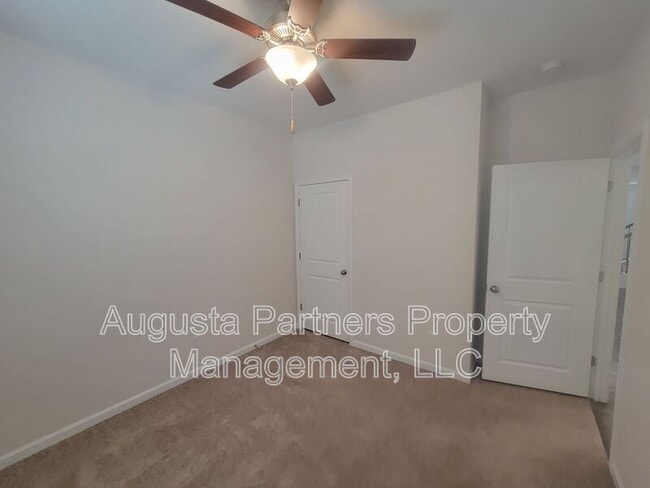 Building Photo - 166 Luxborough Ct