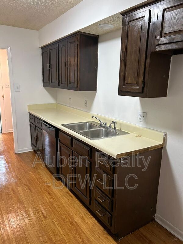 Building Photo - 1510 Blackwell Dr