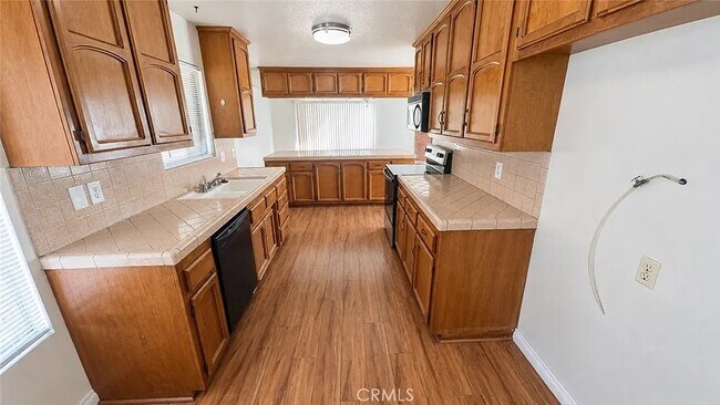 Building Photo - 23040 Pheasant Dr