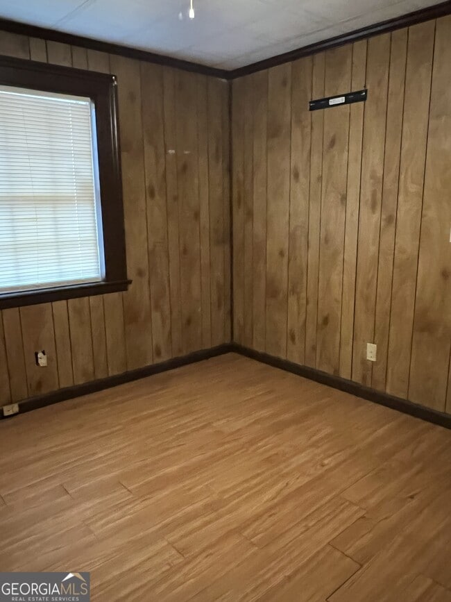 Building Photo - 1993 Smokey Rd