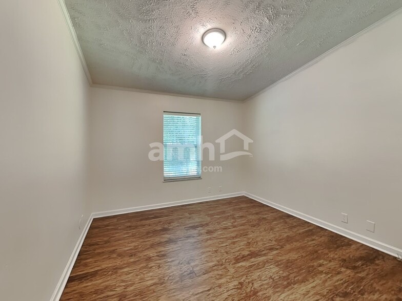 Building Photo - 495 Hunnicut Rd SE