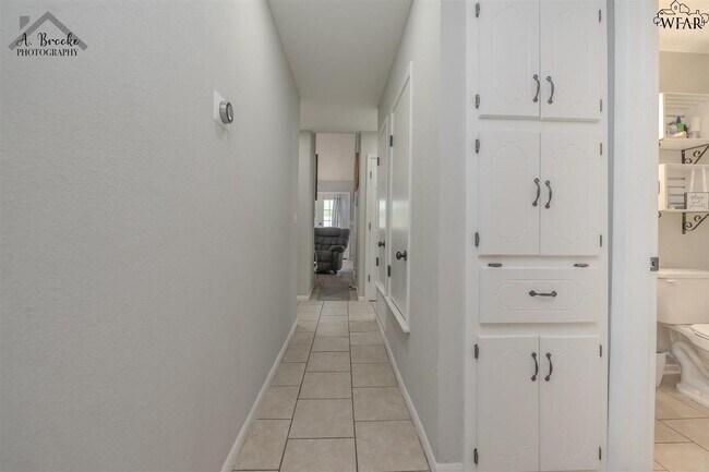Building Photo - 4301 Edgehill