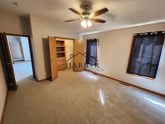 Building Photo - Single Family Home in Kasson, MN