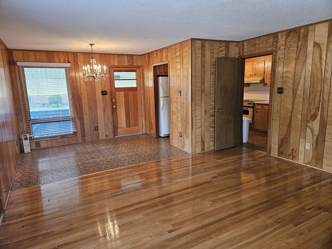 Building Photo - 318 Hammond St