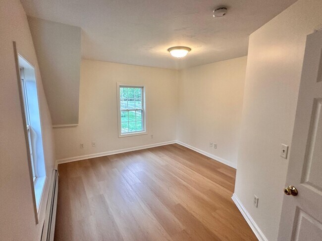 Building Photo - 146 Hayden Rowe St