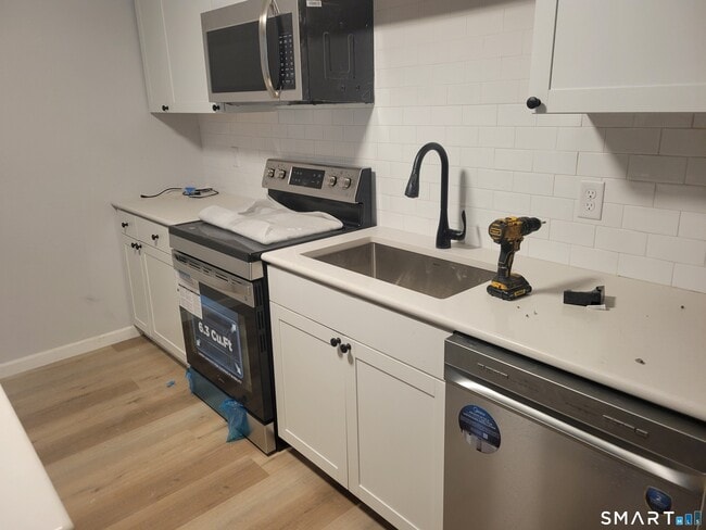 Building Photo - 194 Hartford Rd