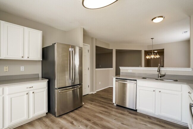 Building Photo - 3168 Varcroft Rd