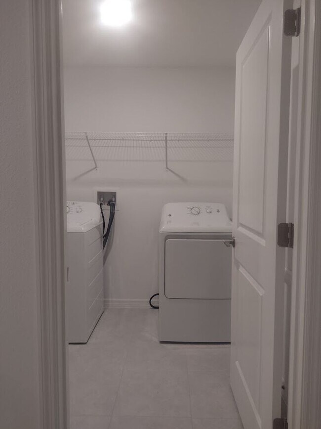 Building Photo - Bartow Rental Home!