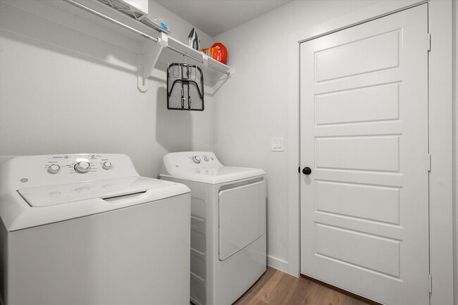 Building Photo - Four Beds, All Appliances, All Smiles!